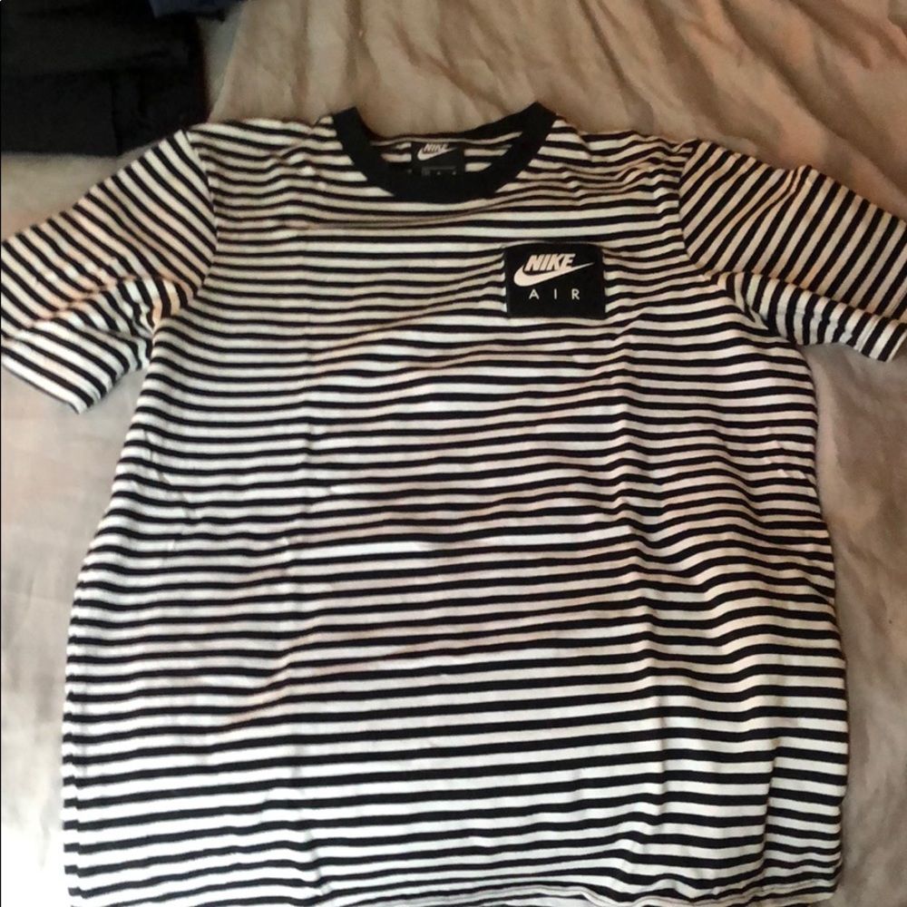 Nike air men’s tshirt medium